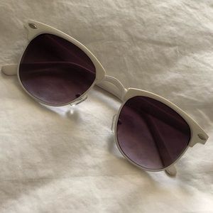 WHITE RETRO SUNGLASSES